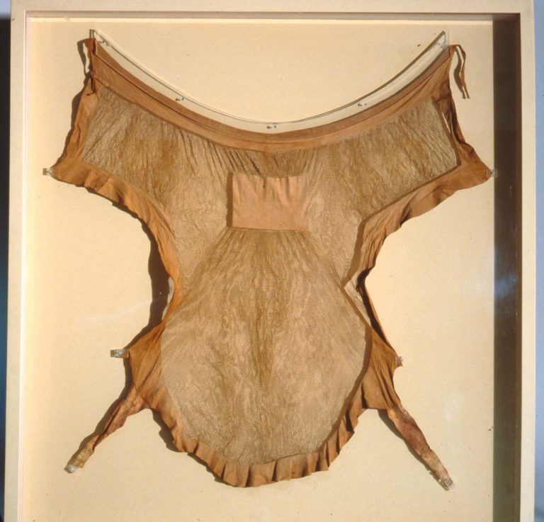 HOW THEY WORE IT CLEOPATRA’S LINGERIE