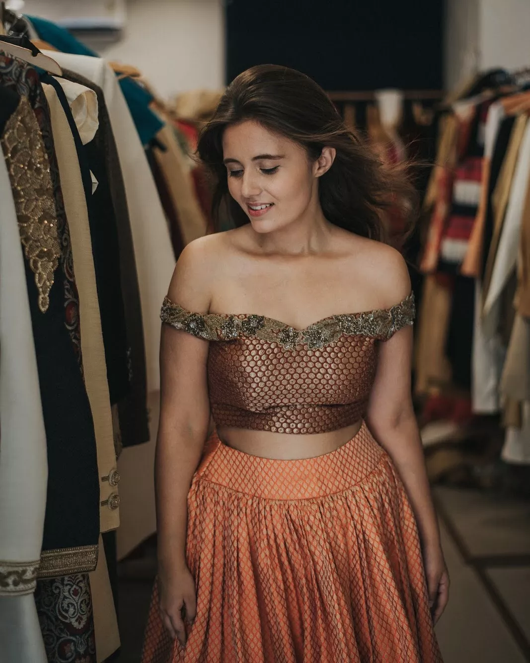 Wanna go off-the shoulder for this Diwali? Strapless bra is all you need
