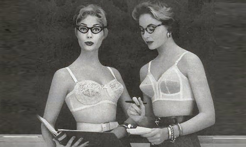 1952 LOVABLE Woman Pointy Bra - Turns Small Figures To Eye