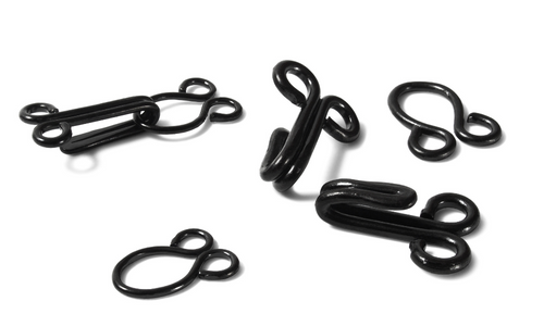 File:Brassiere hooks-and-eyes back closure (outside).jpg - Wikimedia Commons