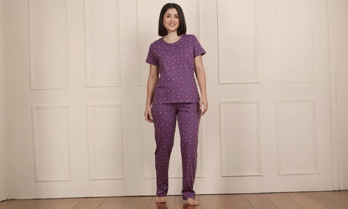 Style ND010 – T-shirt + Pyjama Set