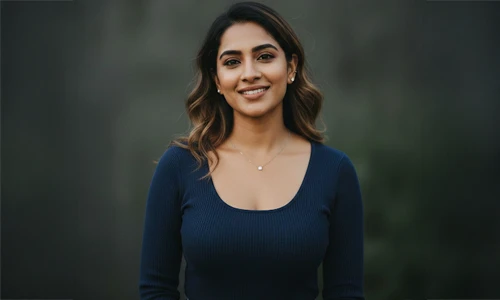 ముదురు రంగులు ధరించండి