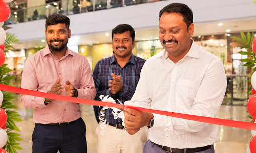 Opening Day at Hilite Mall